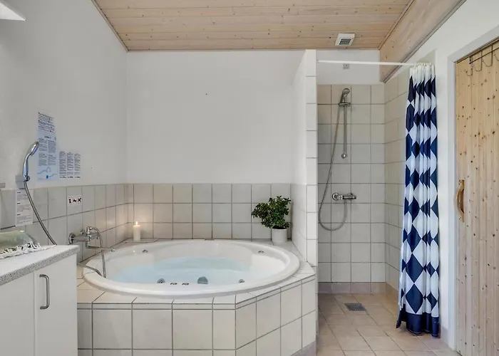Beautiful In With Sauna Semesterbostad Fåborg